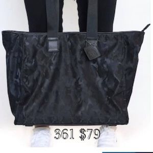 Zyia everywhere tote